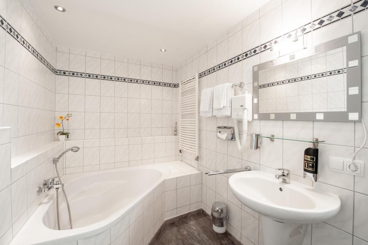 Hotel Bluechertal Бахарах Екстериор снимка