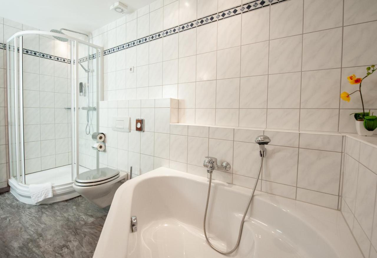 Hotel Bluechertal Бахарах Екстериор снимка