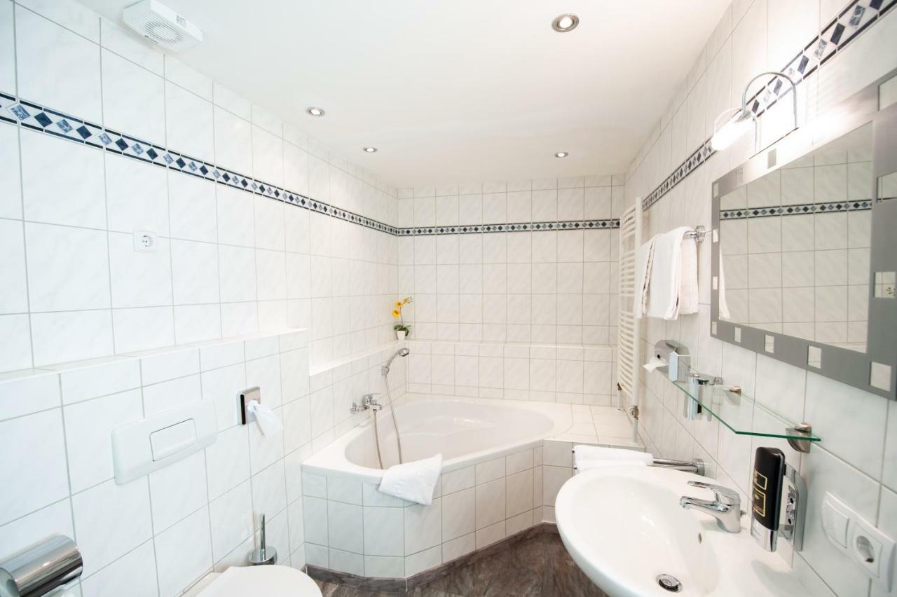 Hotel Bluechertal Бахарах Екстериор снимка
